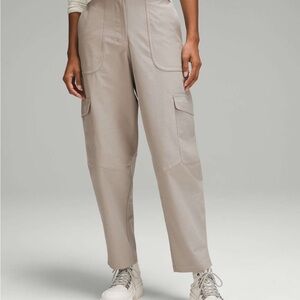 Lululemon Light Utilitech Cargo Pocket High-Rise Pant